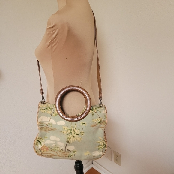 Fossil Green Tropical Canvas and Woven sides and Bottom Purse with Wooden Handal - Picture 1 of 8